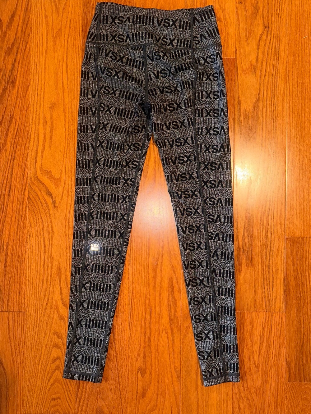 VSX Women’s ' Black & Gray Logo Leggings S